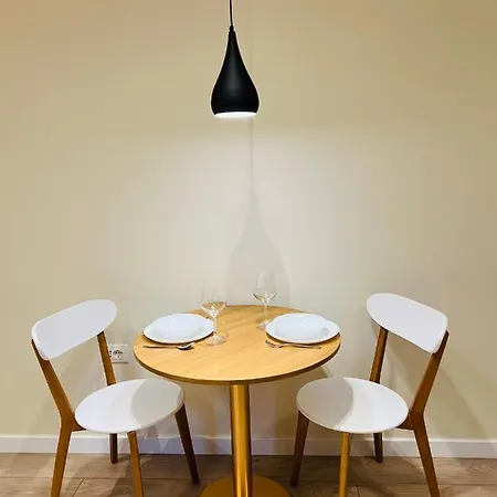 Center Hideaway 티라나