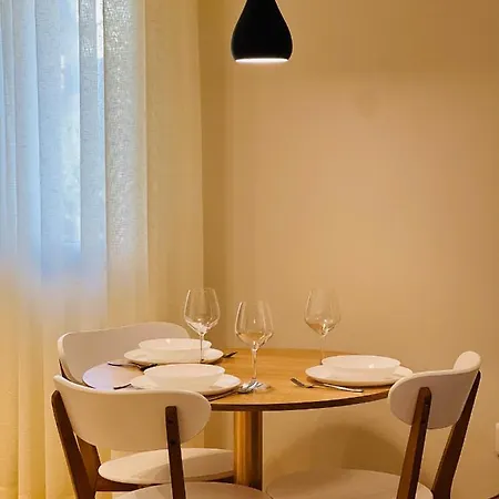 Center Hideaway Apartament