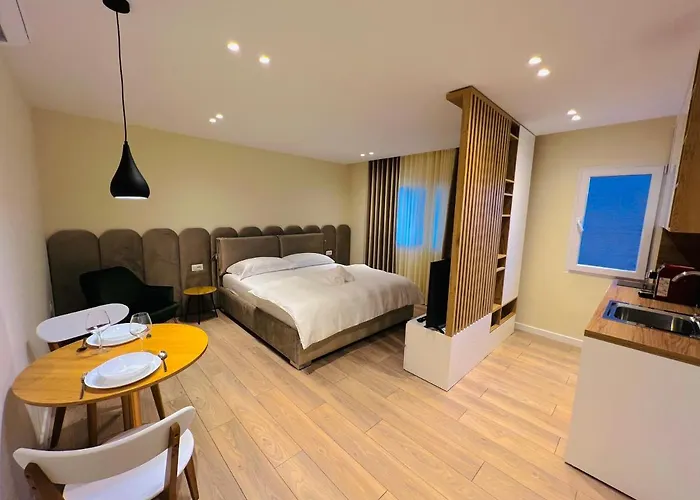 Apartment Center Hideaway